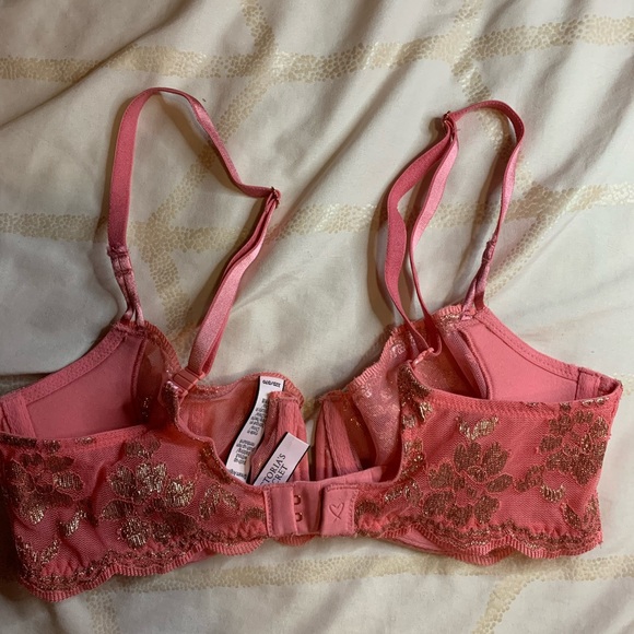 NWOT - Victoria Secret Dream Angels Unlined Lace Bra, Size 32D - Picture 2 of 5